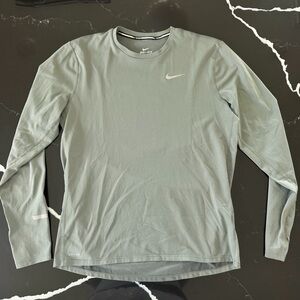 Nike Men's Long Sleeve Shirt in Light Gray